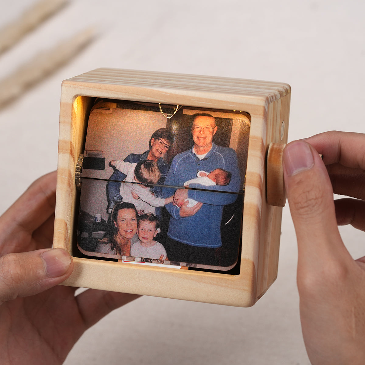 Flip Photo Box – Anime AI Photo Customizable Memory Album