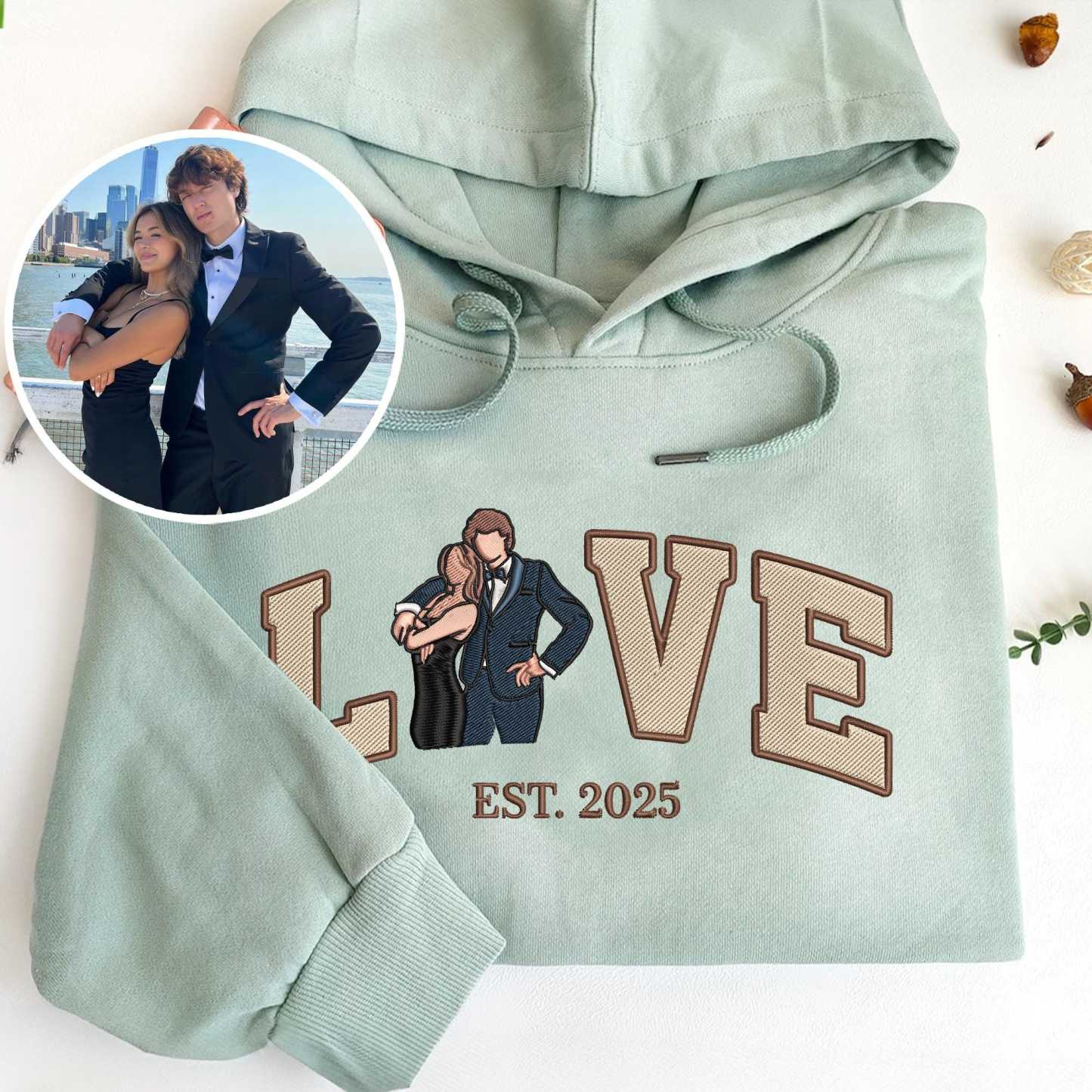 Your Photo, Your LOVE – Custom Couple Hoodies for a Memorable Valentine’s 💑