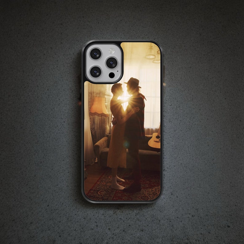 Customizable Phone Cases With Transforming Images Of Couples' Photos