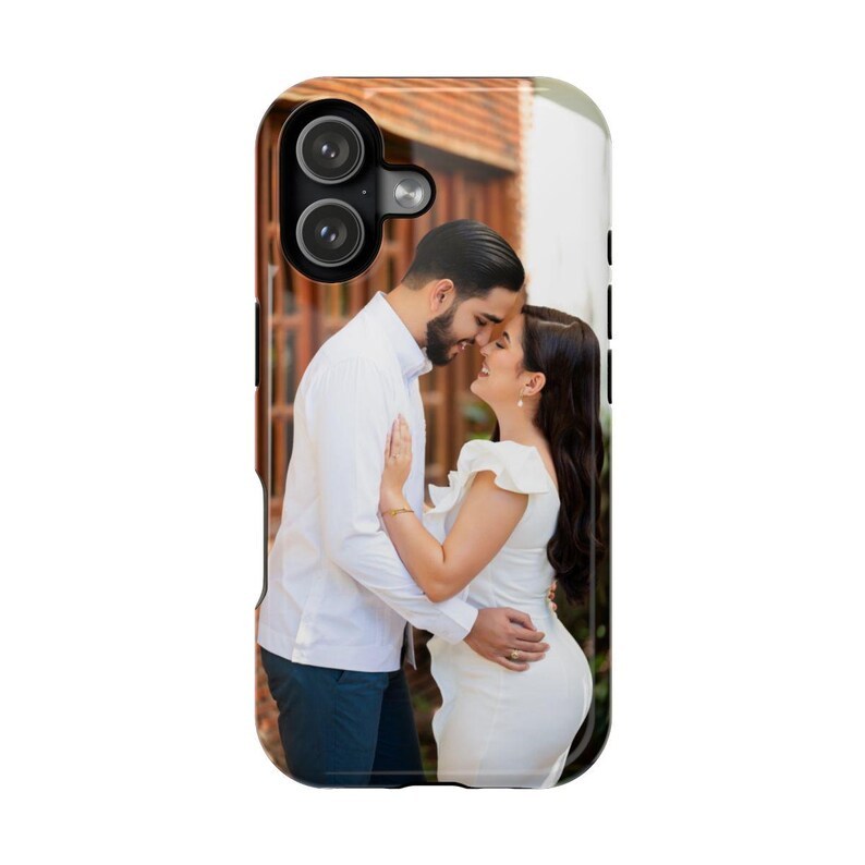 Customizable Phone Cases With Transforming Images Of Couples' Photos