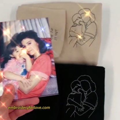 Custom Outline Embroidered Sweatshirt – Upload Your Special Moment Design, the Perfect Gift for Mom, Dad, Couples, and Family!