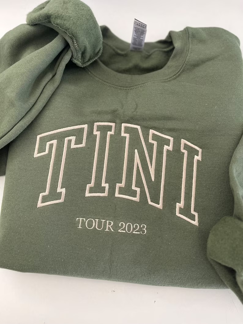 Custom Embroidered Mom Dad Sweatshirt with Kids Name on Sleeve