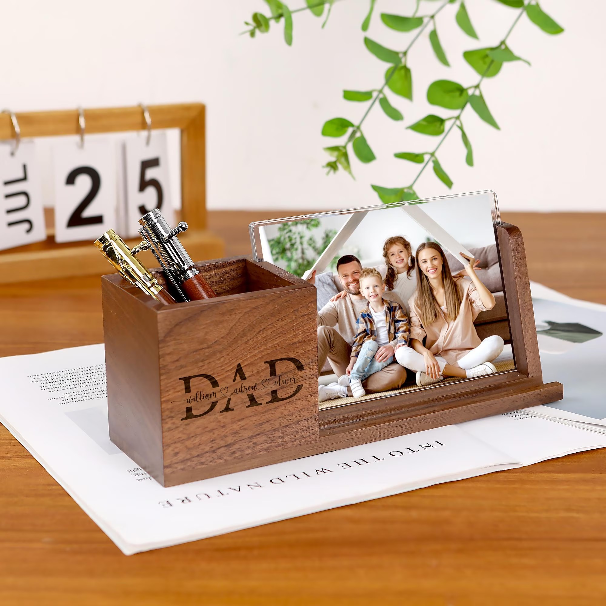 Personalized Wood Pen Holder with Photo Frame - Custom Father's Day Desk Organizer Gift for Dad