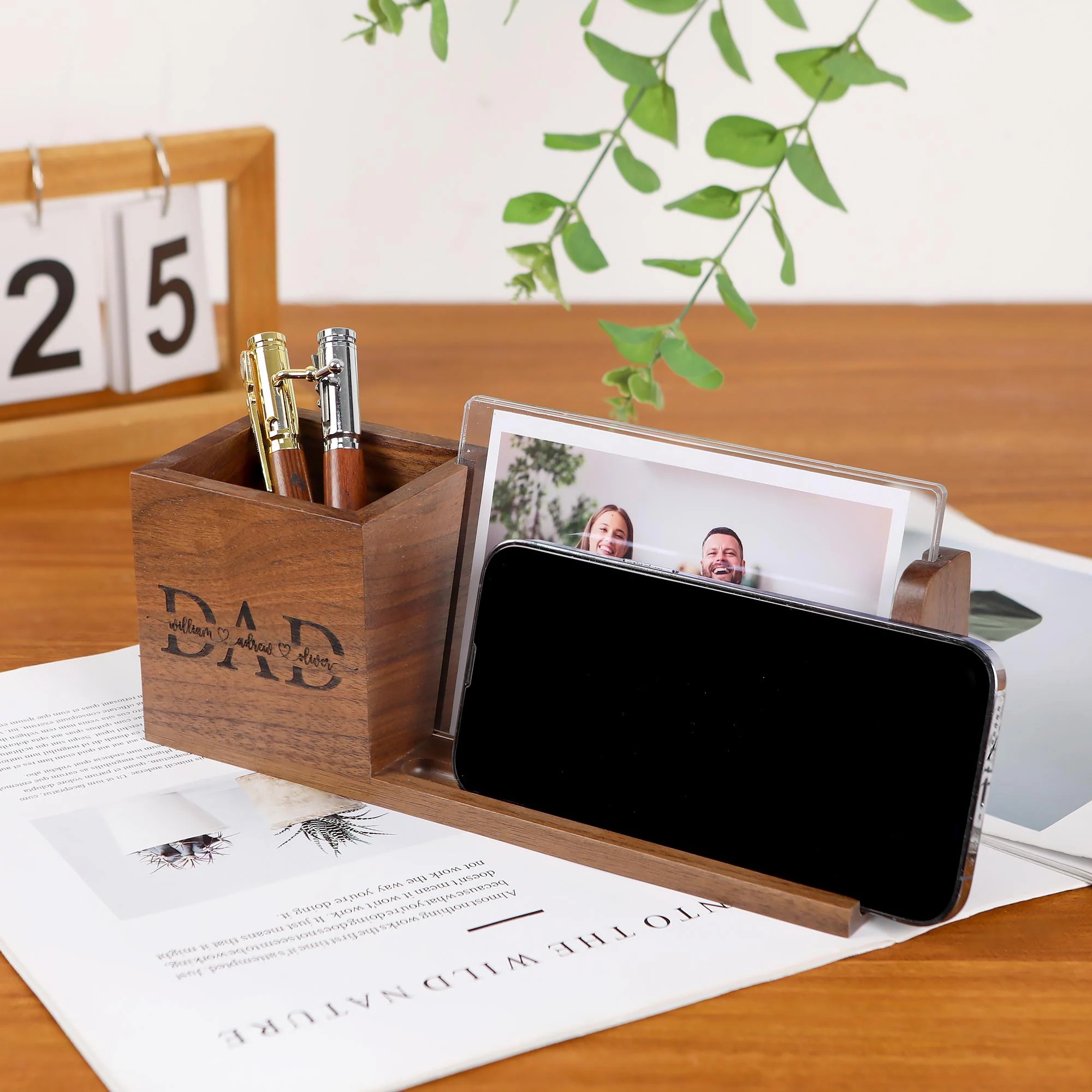 Personalized Wood Pen Holder with Photo Frame - Custom Father's Day Desk Organizer Gift for Dad