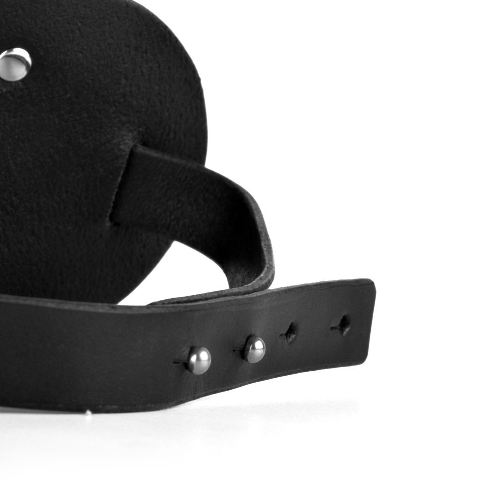 UberKinky Saddle Leather Blindfold | UberKinky