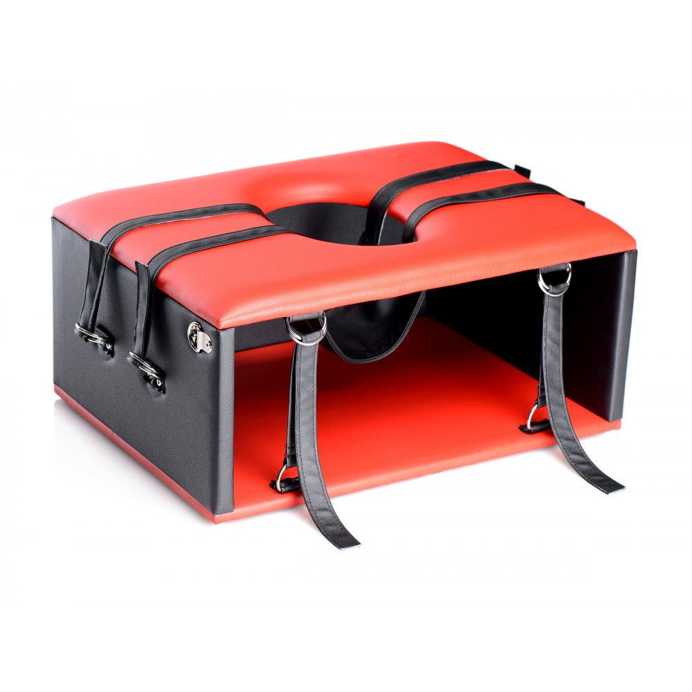 Master Series Queening Chair | UberKinky