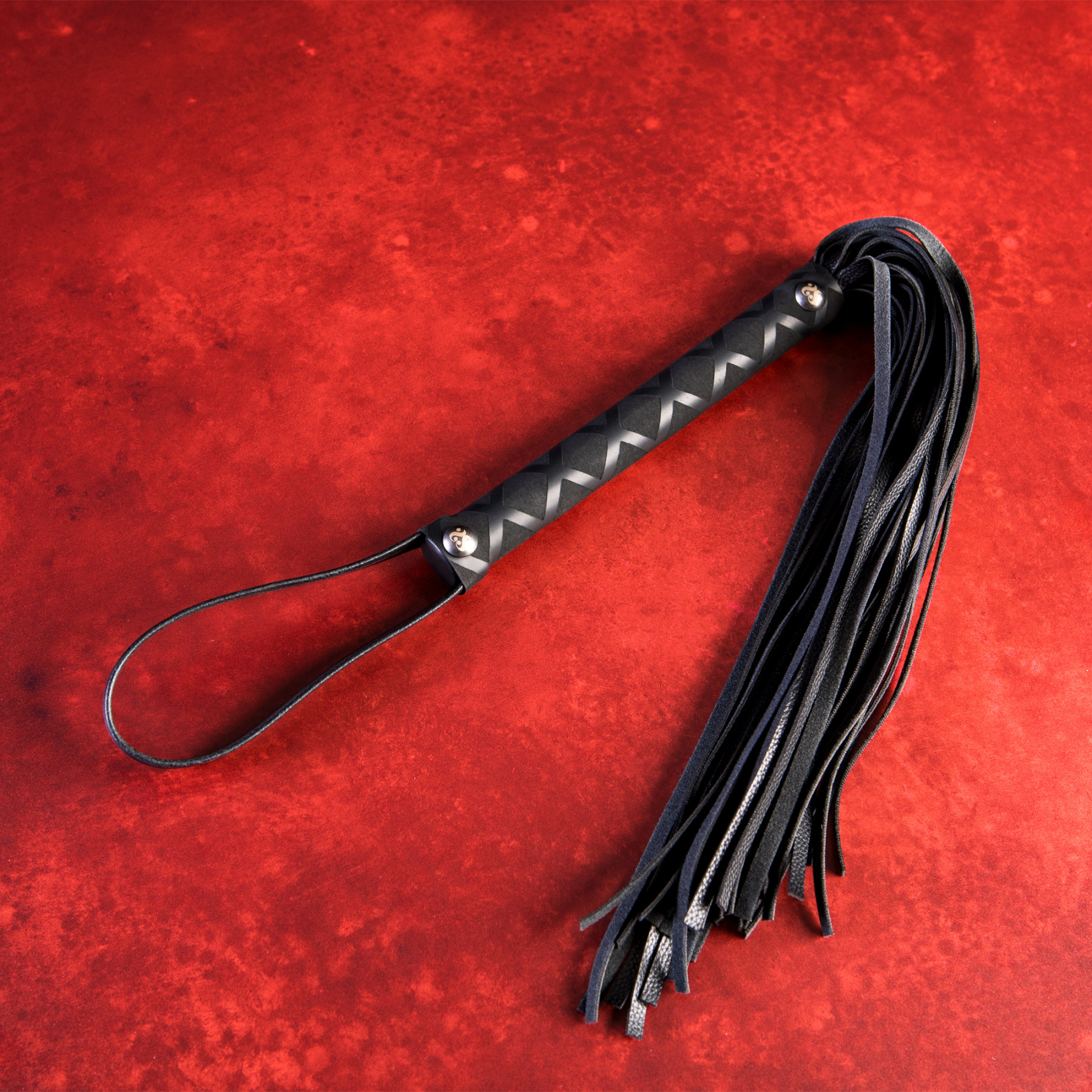 SEI MIO - Primed for Punishment - Faux Leather Flogger