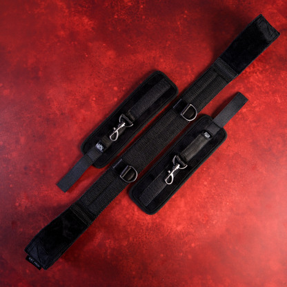 SEI MIO - Spread the Love - Ankle Spreader Bar with Wrist Cuffs