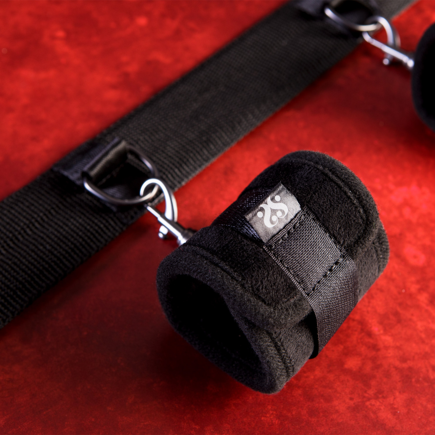 SEI MIO - Spread the Love - Ankle Spreader Bar with Wrist Cuffs