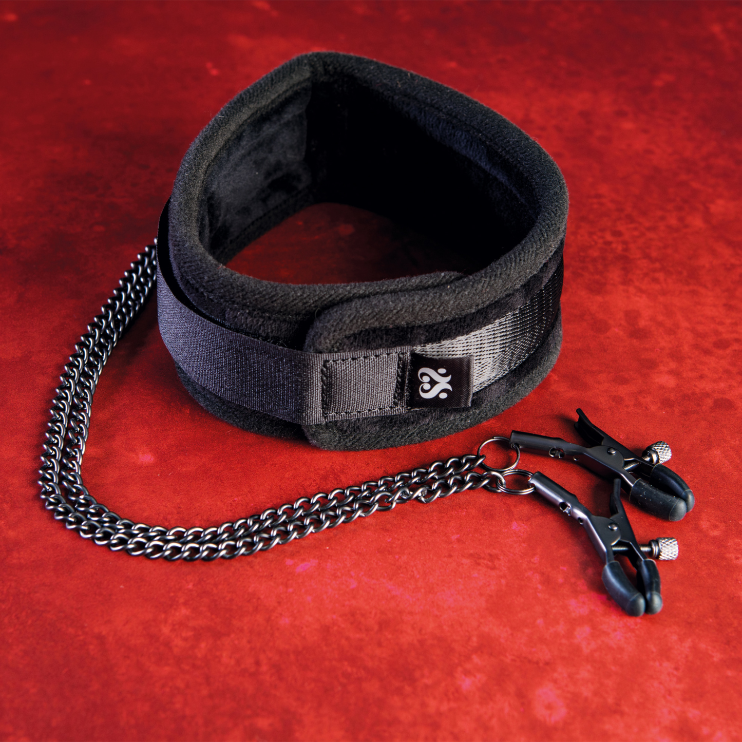 SEI MIO - Twin Tweaks - Velvet Collar with Nipple Clamps