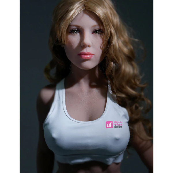 Ultimate Fantasy Dolls - Mandy