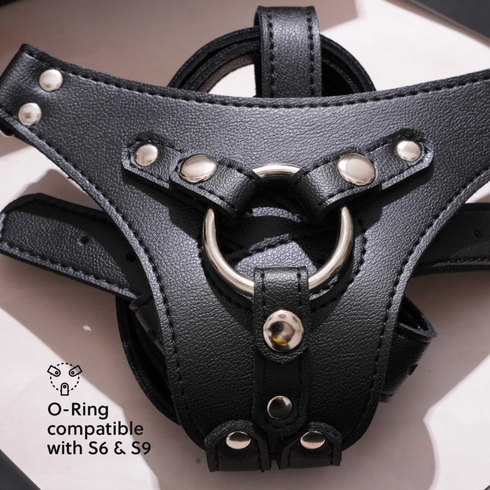 STRAP ON HARNESS ñ PU LEATHER