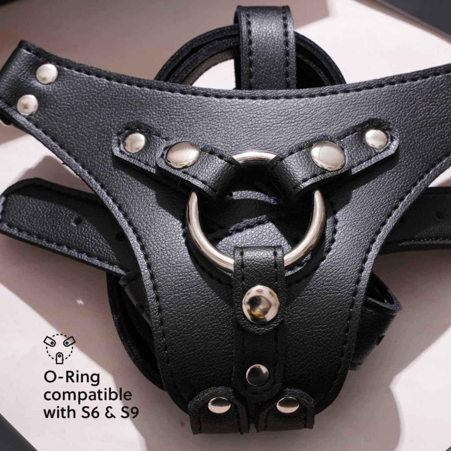STRAP ON HARNESS ñ PU LEATHER
