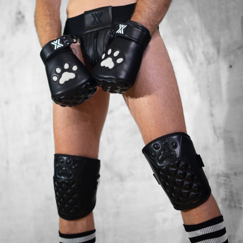 Boxer Barcelona PUX Puppy Mittens | Black/White