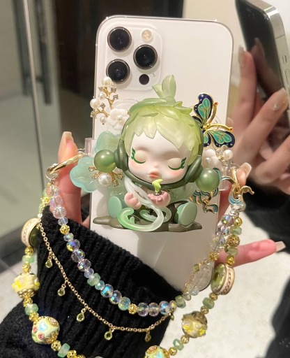 Phone back clips order in live  stream 