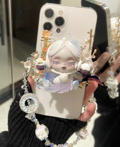 Phone back clips order in live  stream 