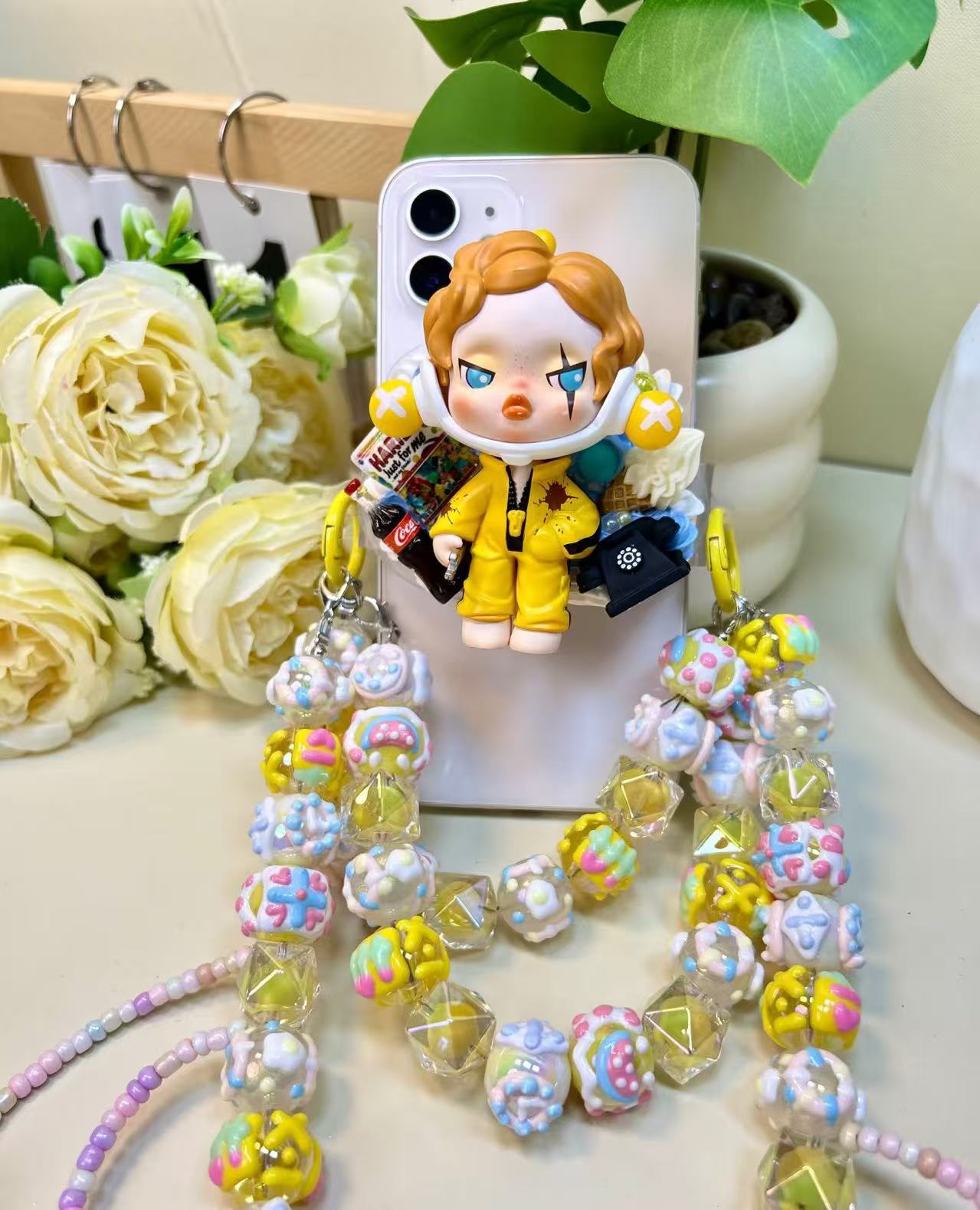 Phone back clips order in live  stream 