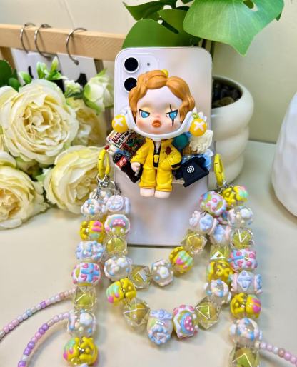 Phone back clips order in live  stream 