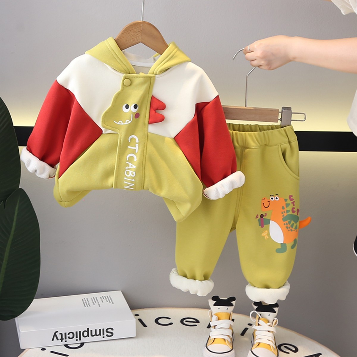2pcs Baby Boy/Girl Padded Thickened Hooded Dinosaur Set