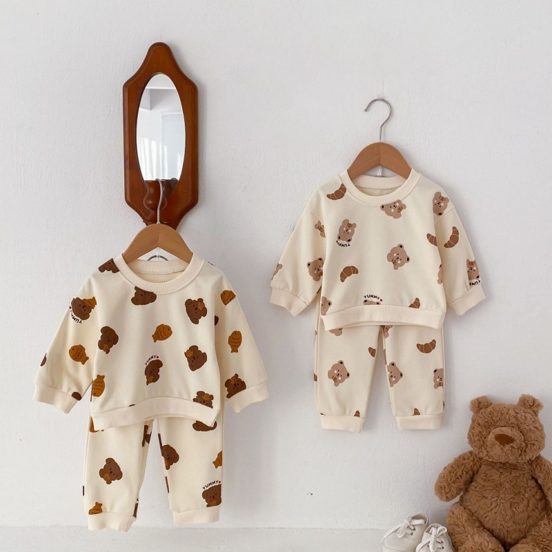 2pcs Baby Girl/Boy Full-printed Cartoon Bear Round Neck Long Sleeve Set