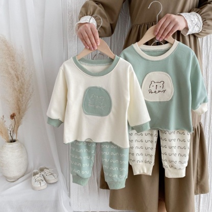 2pcs Baby Girl/Boy Cartoon Bear Sweatshirt Letter Long Sleeve Set