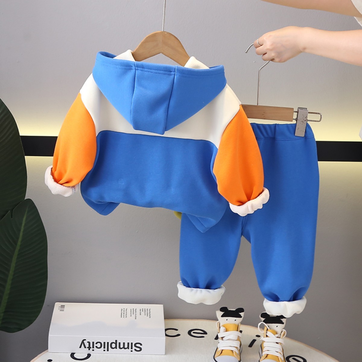 2pcs Baby Boy/Girl Padded Thickened Hooded Dinosaur Set