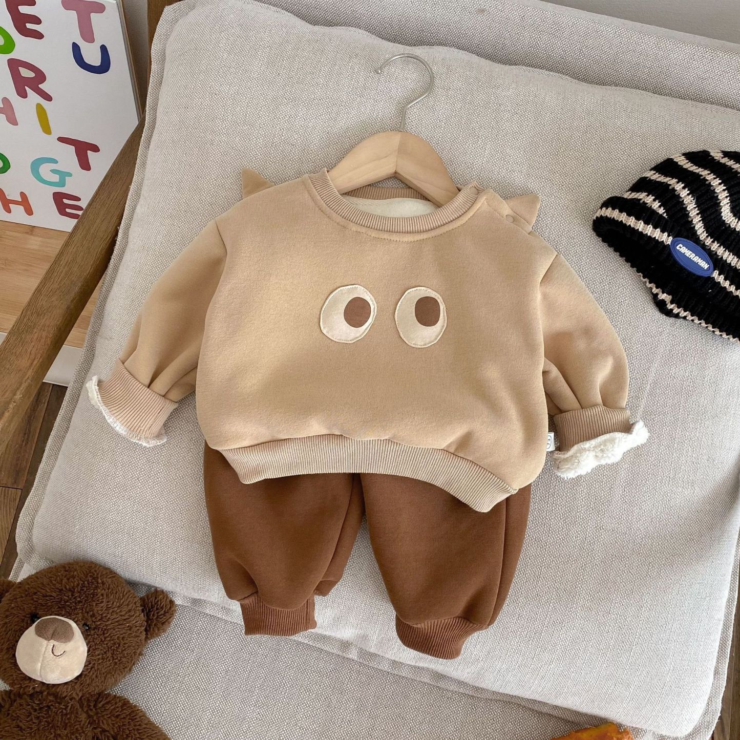 2pcs Baby Padded Sweatshirt And Sweatpants Casual Set