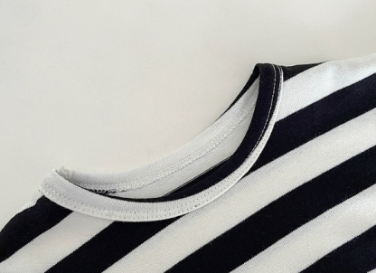 2pcs Baby Boy Striped T-shirt with Romper Set