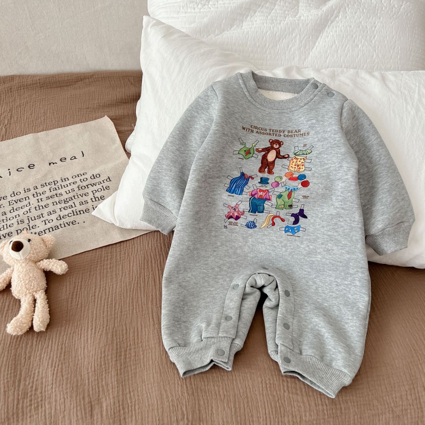INS Baby Cartoon Bear Print Plush Romper -kissminis
