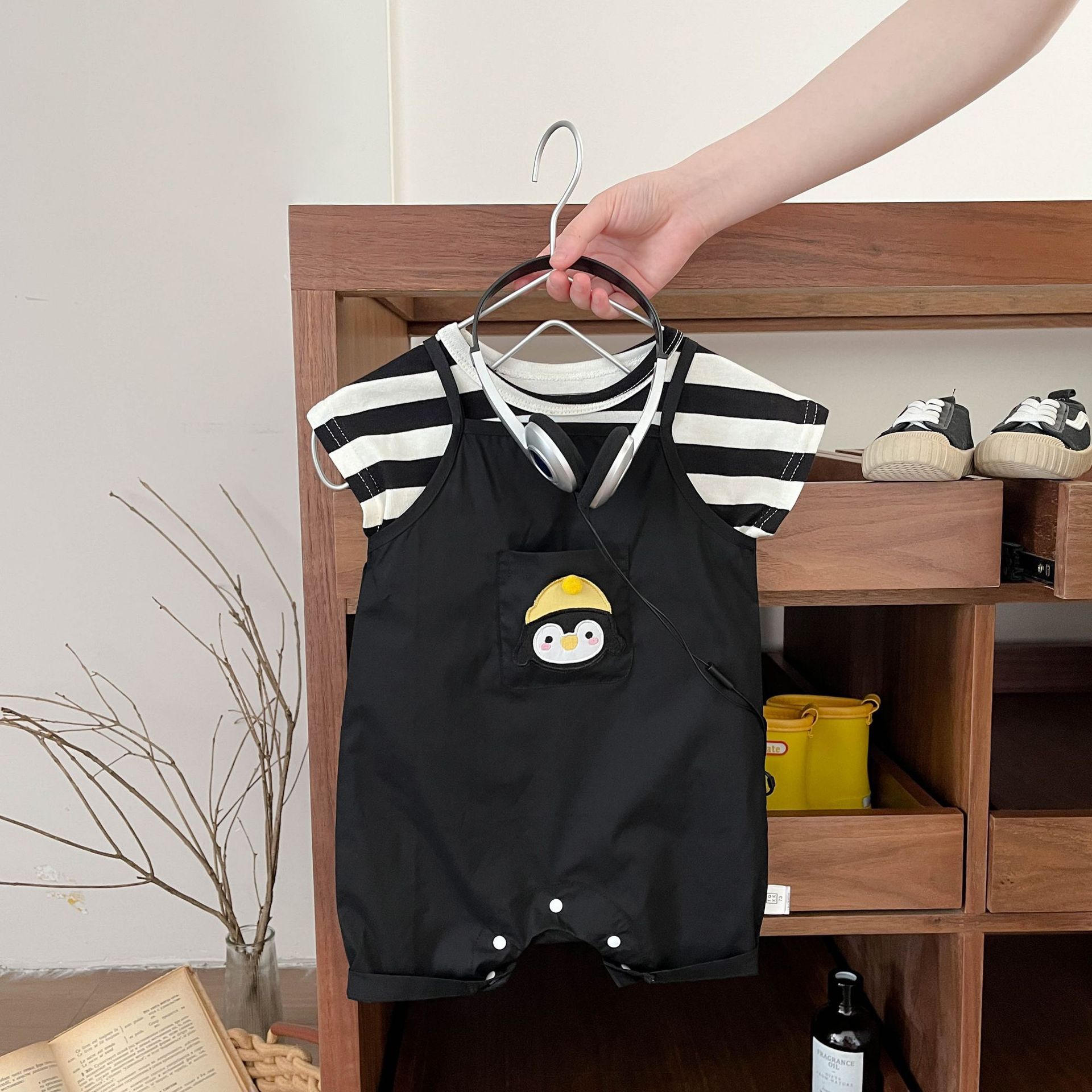 2pcs Baby Boy Striped T-shirt with Romper Set