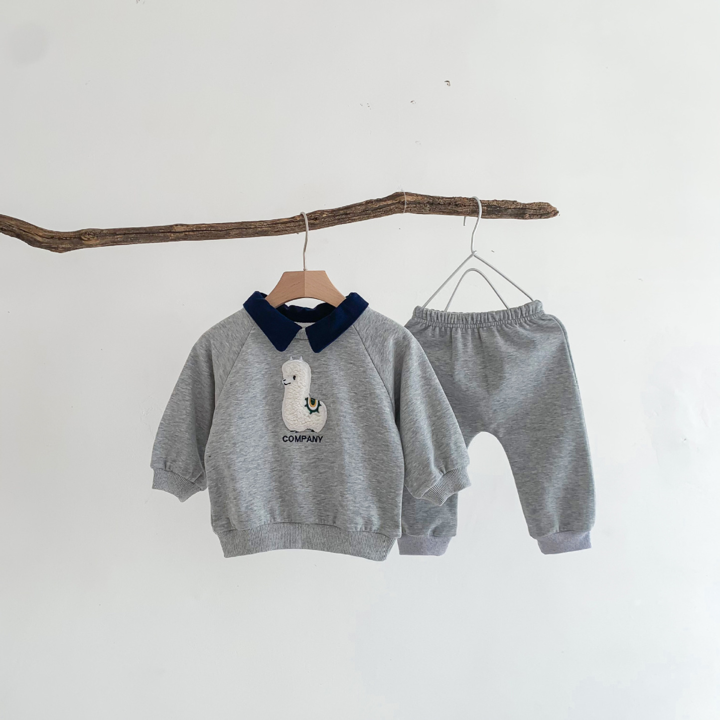 2pcs Baby Boy/Girl Cute Alpaca Graphic Long Sleeve Sweatshirt with Pants Set-kissminis