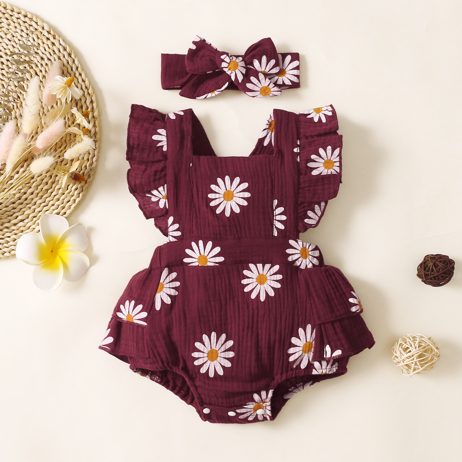 2pcs Newborn Baby Girl Allover Daisy Print Flutter Sleeve Sweet Bodysuit with Hairband Set