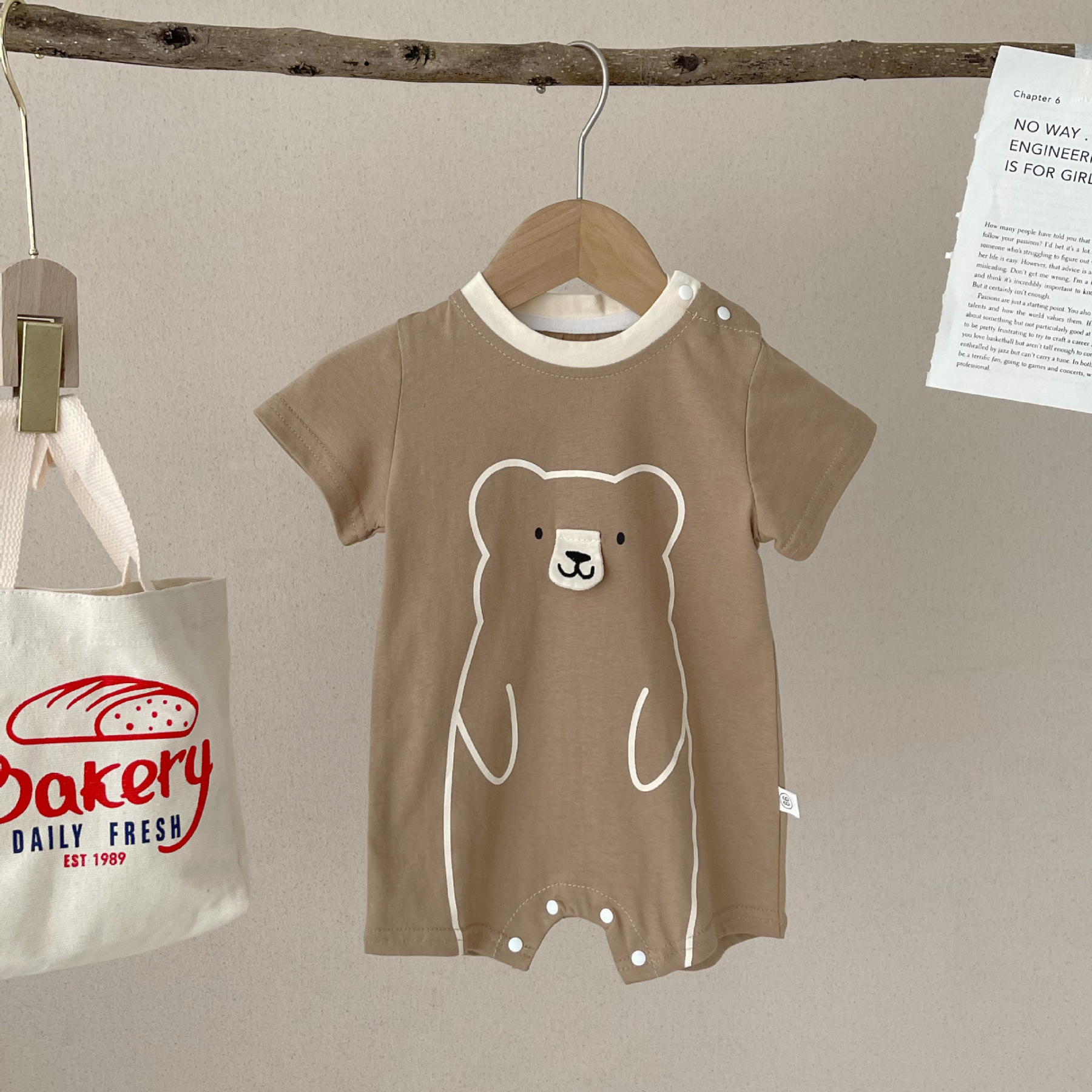 Baby Bear Pattern Solid Color Short Sleeve Romper-kissminis