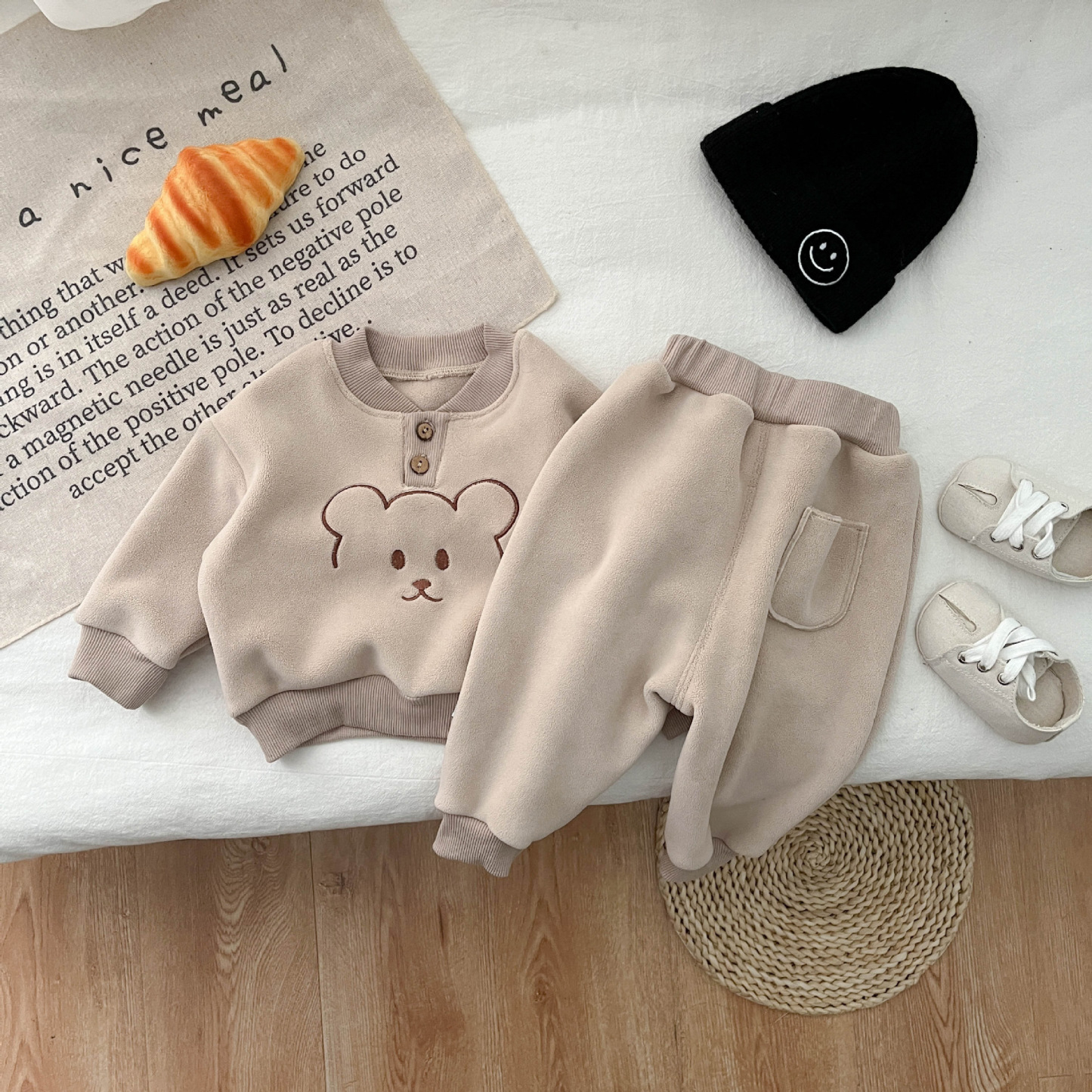 2pcs Toddler Boy/Girl Cute Bear Print Solid Color Long Sleeve Sweatshirt and Pants Set-kissminis