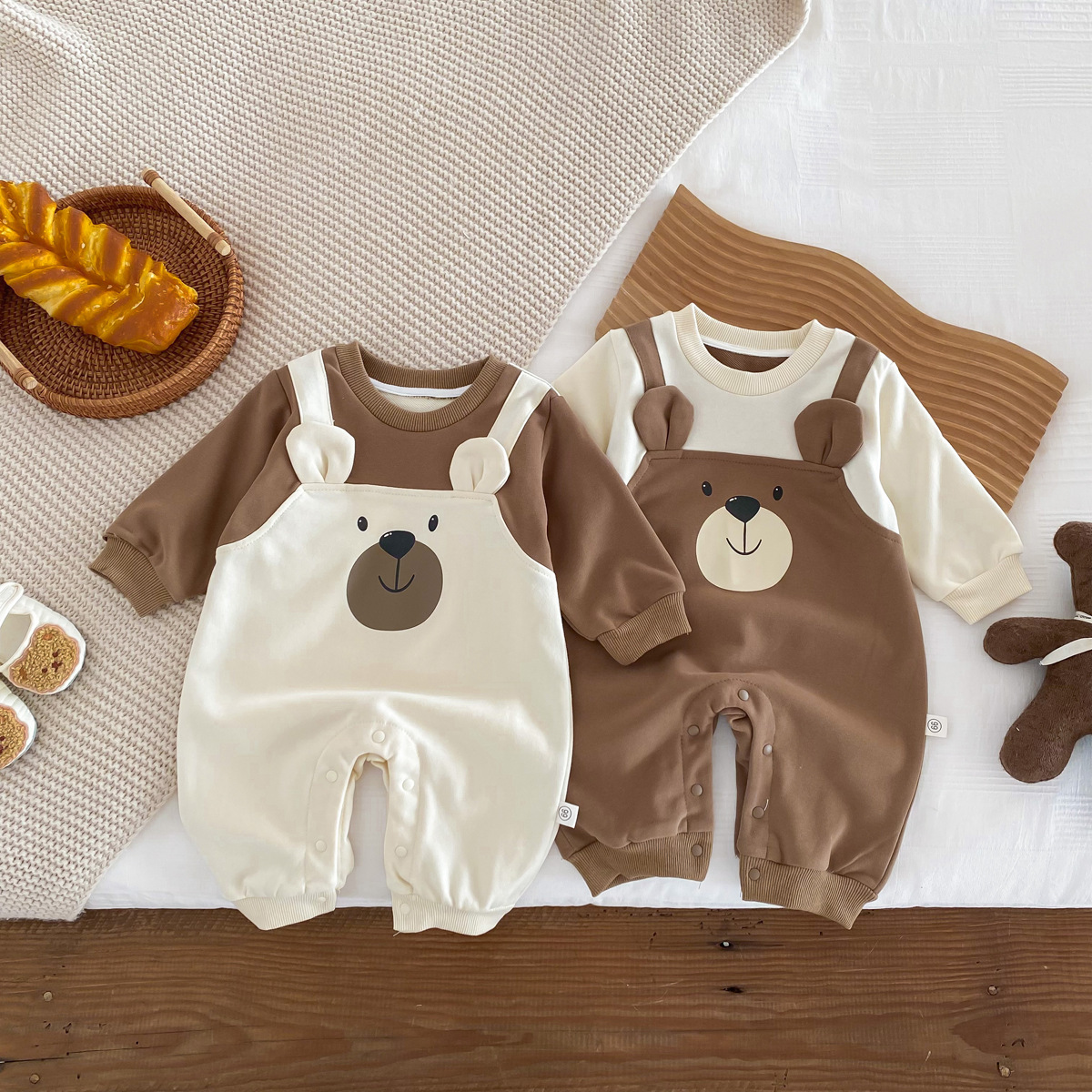 Baby Boy/Girl False Two Piece Bear Print Solid Color Long Sleeve Romper-kissminis