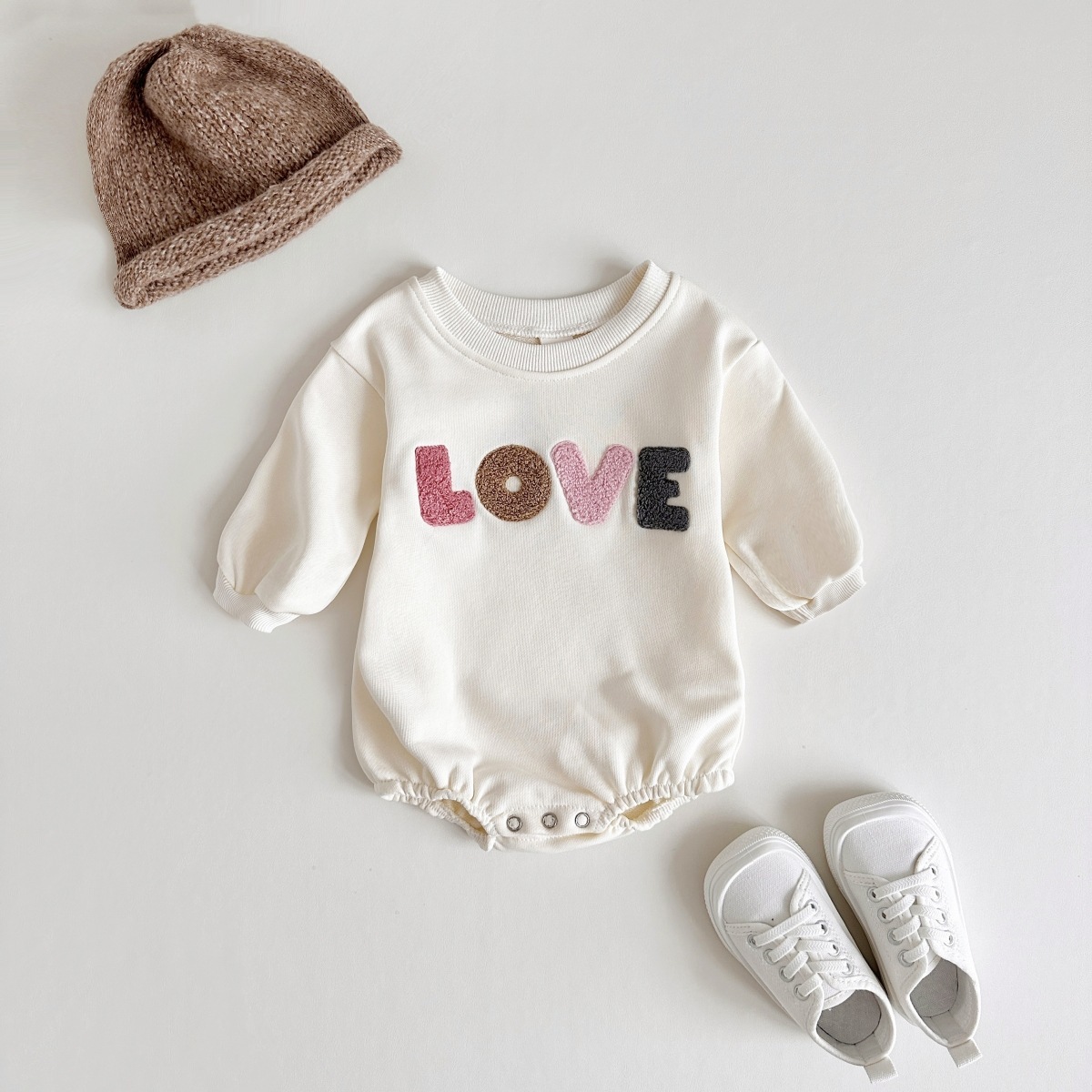 Baby ‘LOVE’ Print Long Sleeve Bodysuit-kissminis
