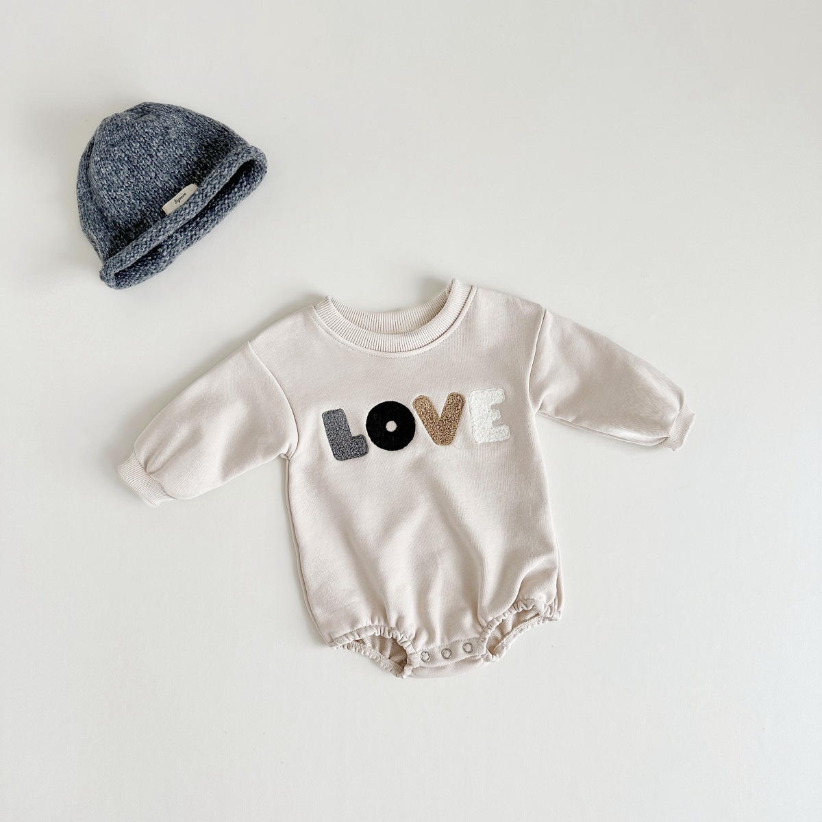Baby ‘LOVE’ Print Long Sleeve Bodysuit-kissminis