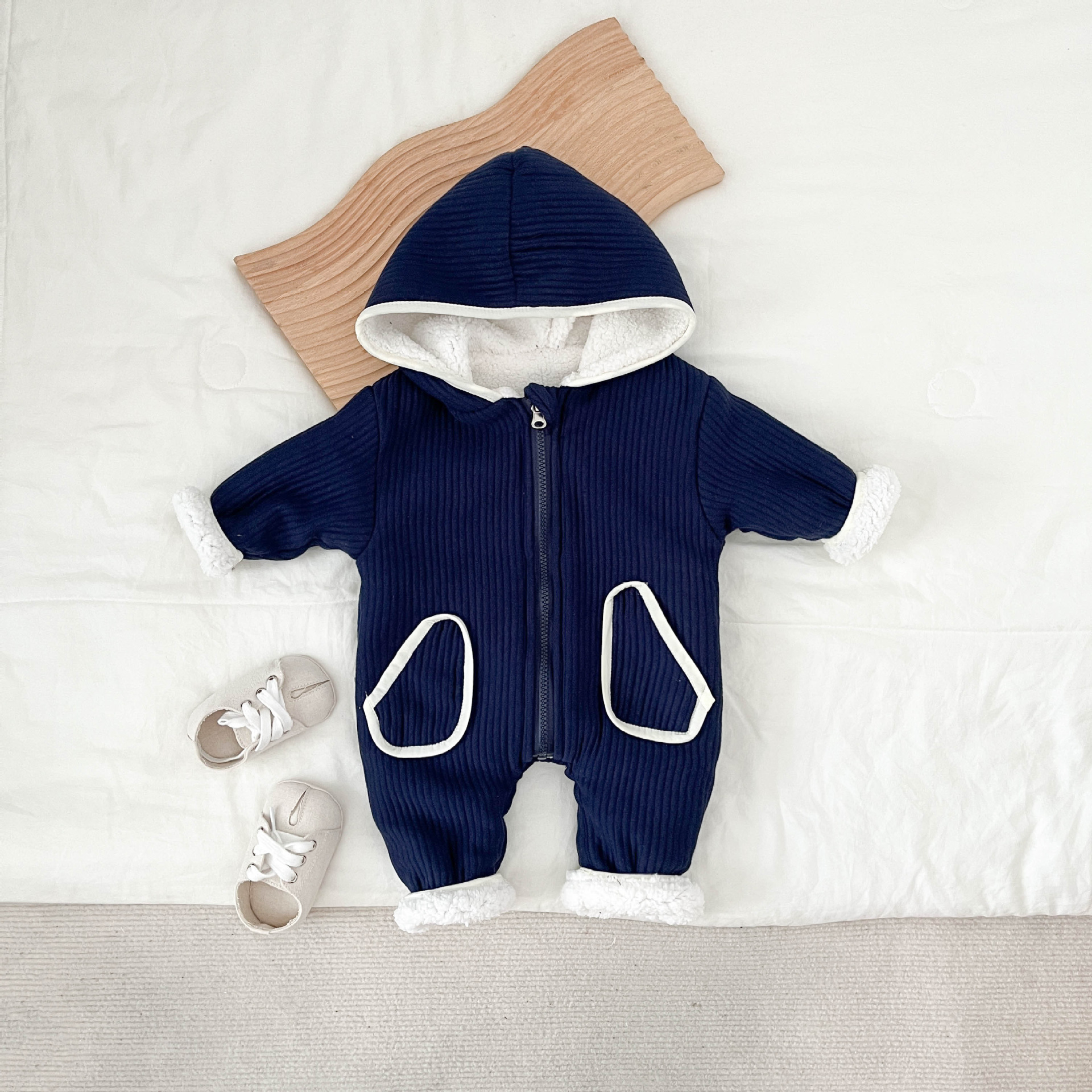 Baby Boy/Girl Solid Color Winter Thicken Long Sleeve Hooded Romper-kissminis