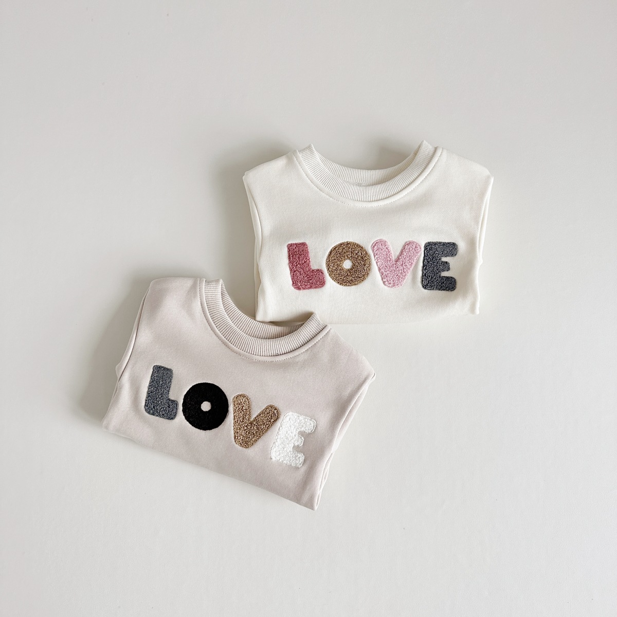 Baby ‘LOVE’ Print Long Sleeve Bodysuit-kissminis