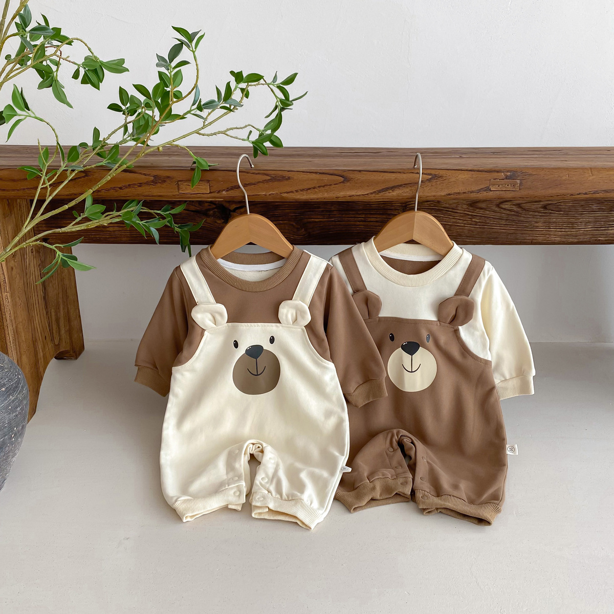 Baby Boy/Girl False Two Piece Bear Print Solid Color Long Sleeve Romper-kissminis