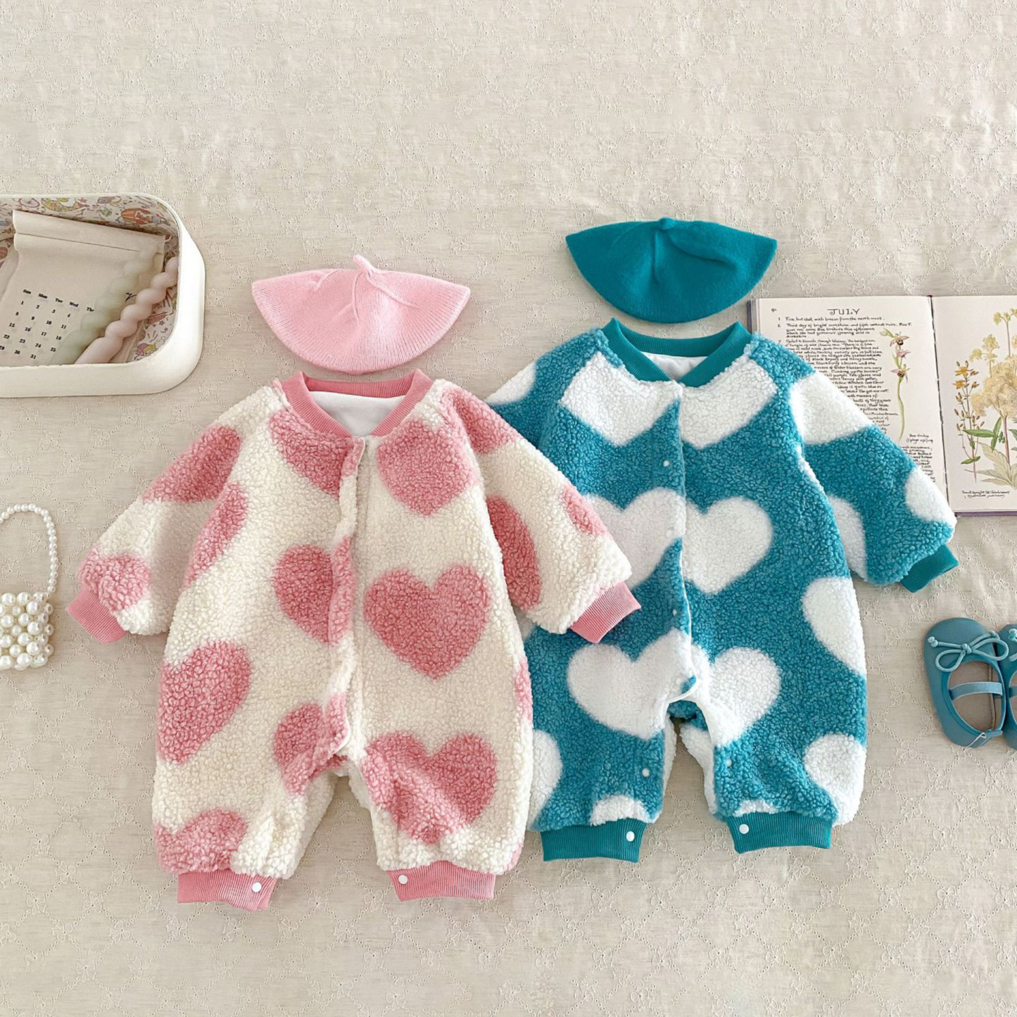 Baby Boy/Girl Winter Heart Graphic Fluff Long Sleeve Romper-kissminis