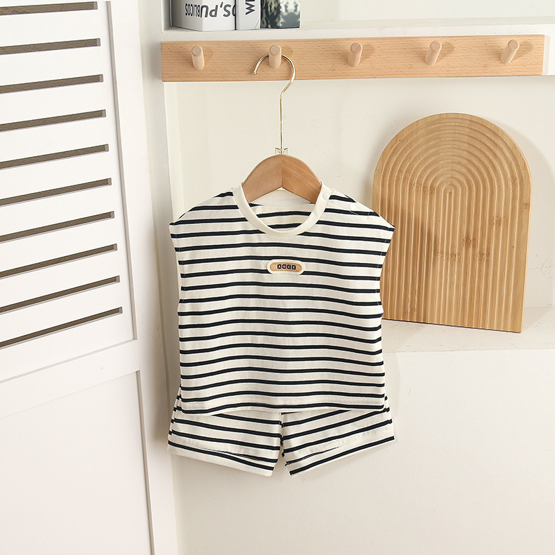 2pcs Black and White Striped Sleeveless Top and Shorts Set