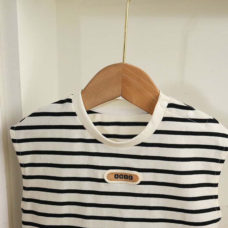 2pcs Black and White Striped Sleeveless Top and Shorts Set