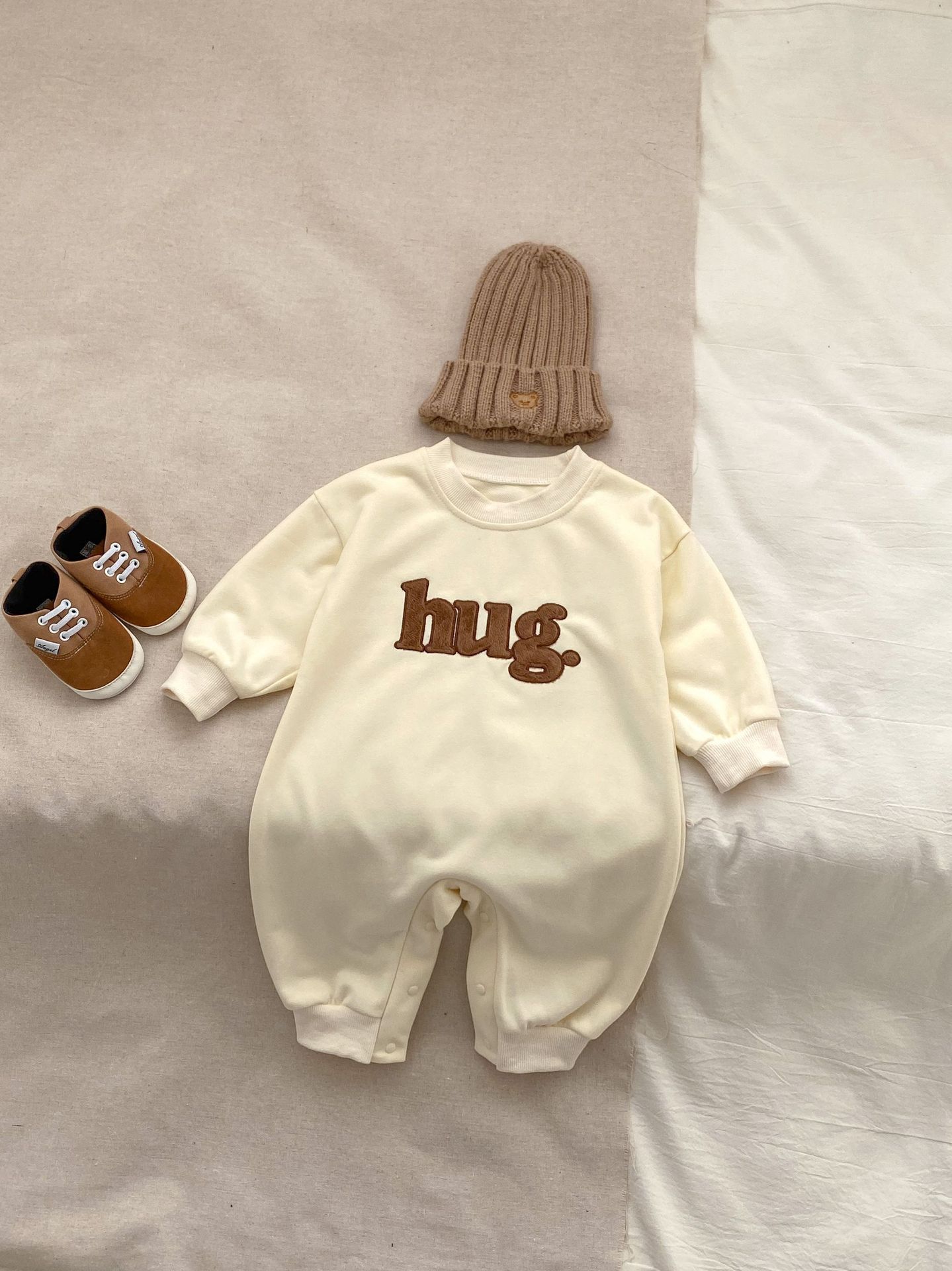 Baby Letter "hug"Embroidered Long Sleeve Bag Romper-kissminis