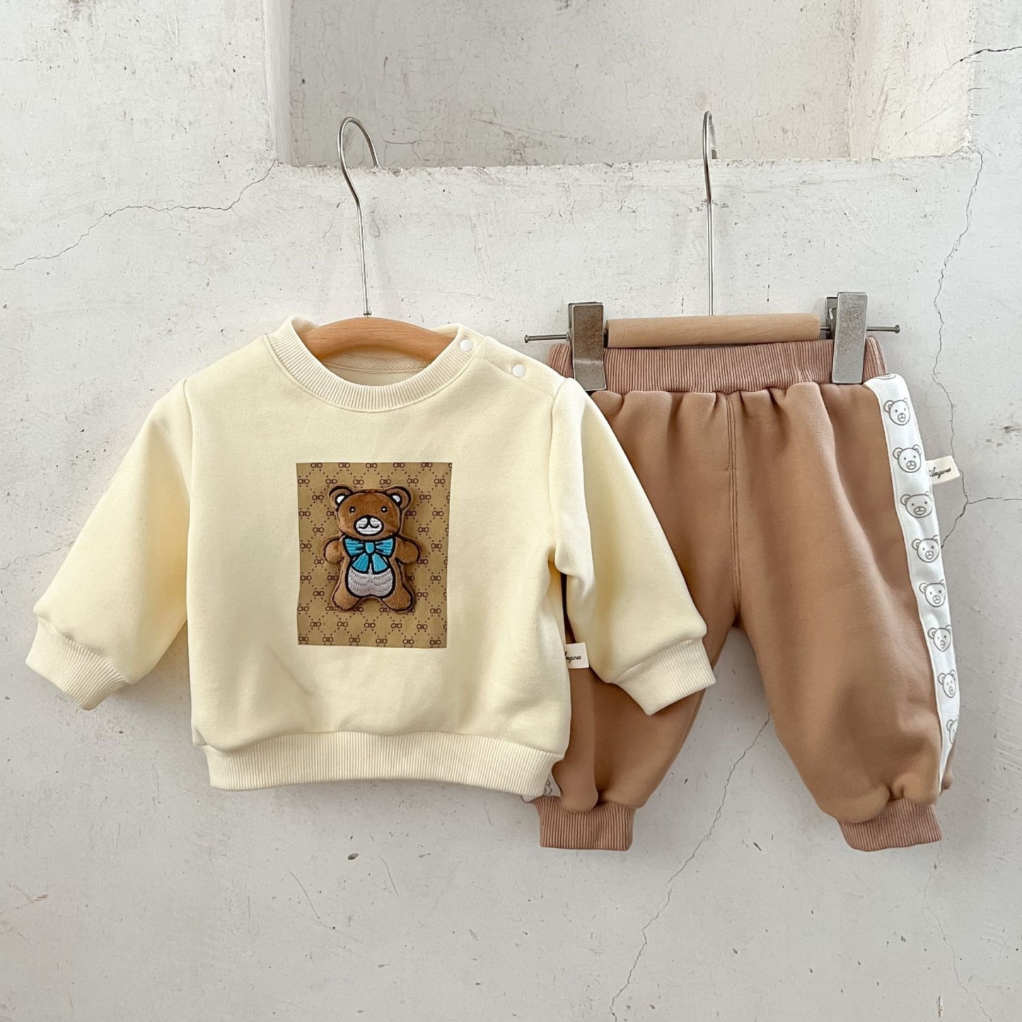 Winter Baby Shaker Fleece Bear Graphic Sweatshirt and Pant Set-kissminis