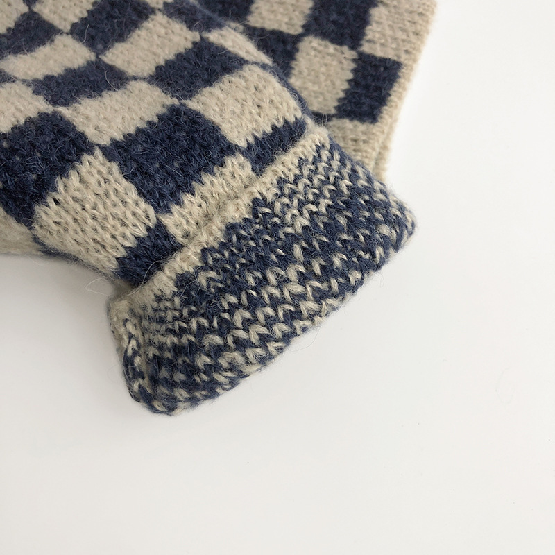 2pcs Baby Checkerboard Cardigan Knit Shorts Set