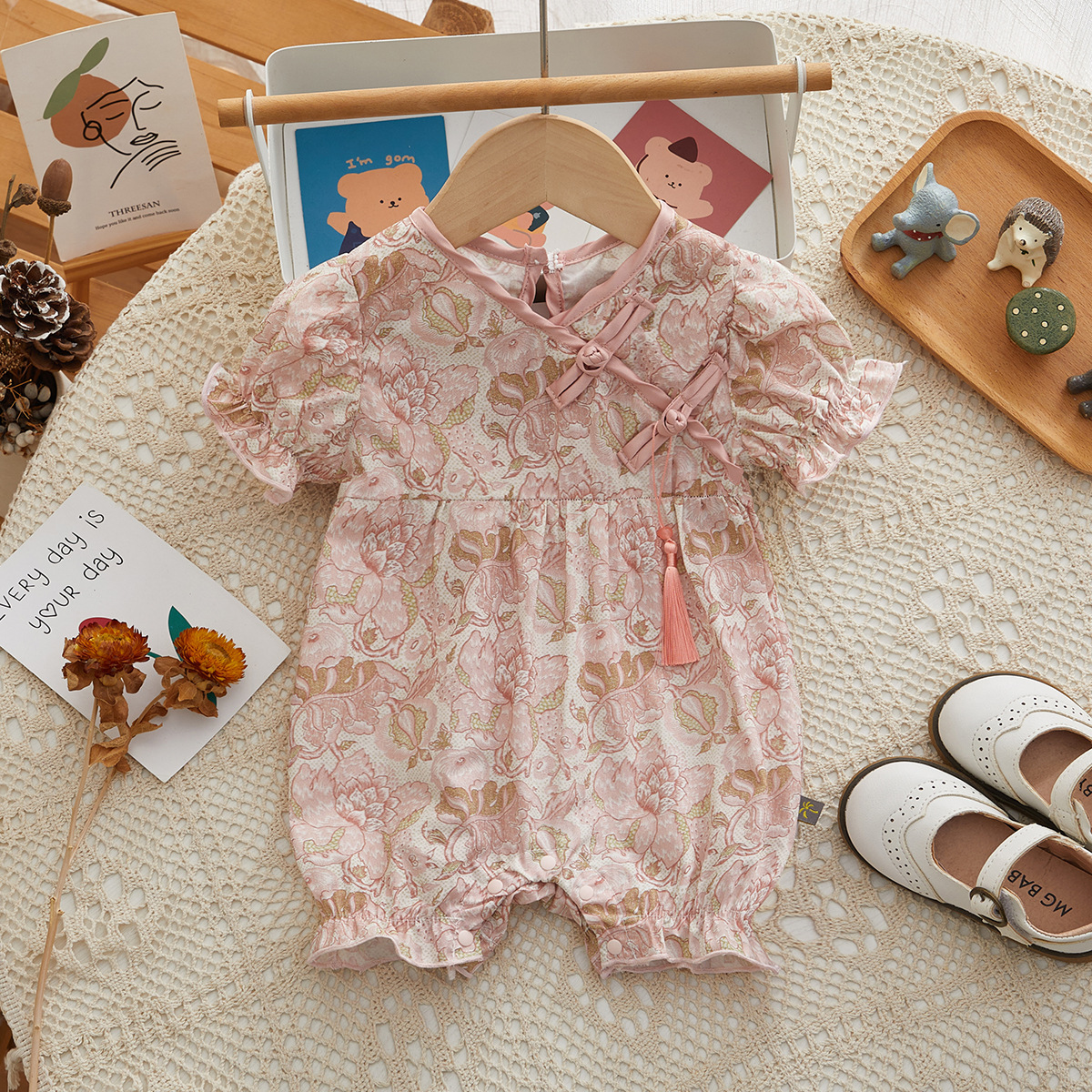 Floral Patterned Puffed Sleeves and Tassel Decoration Baby Romper
