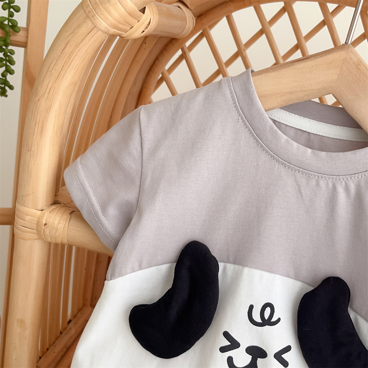 Short-sleeved Cartoon Dog Face Design Baby Romper