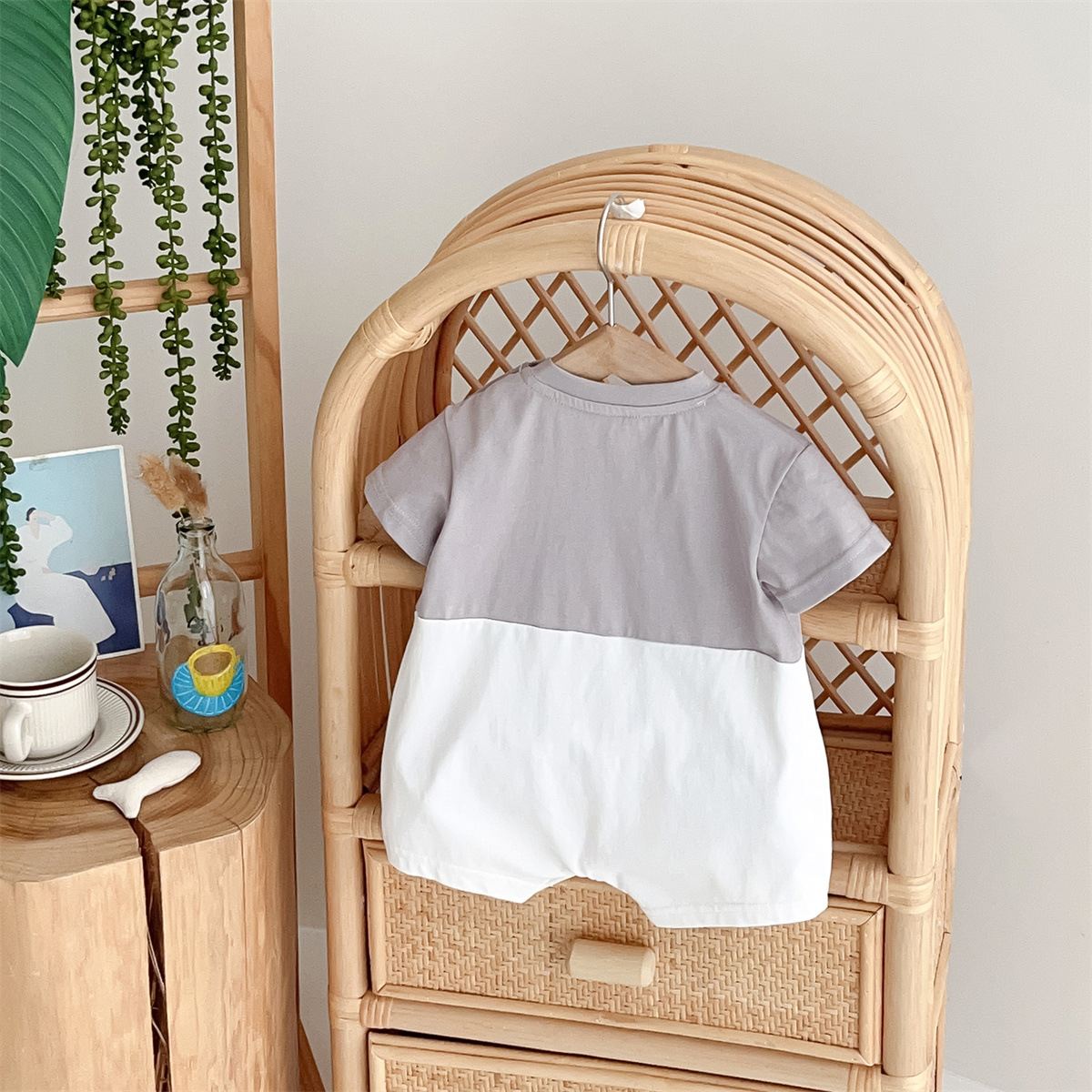 Short-sleeved Cartoon Dog Face Design Baby Romper