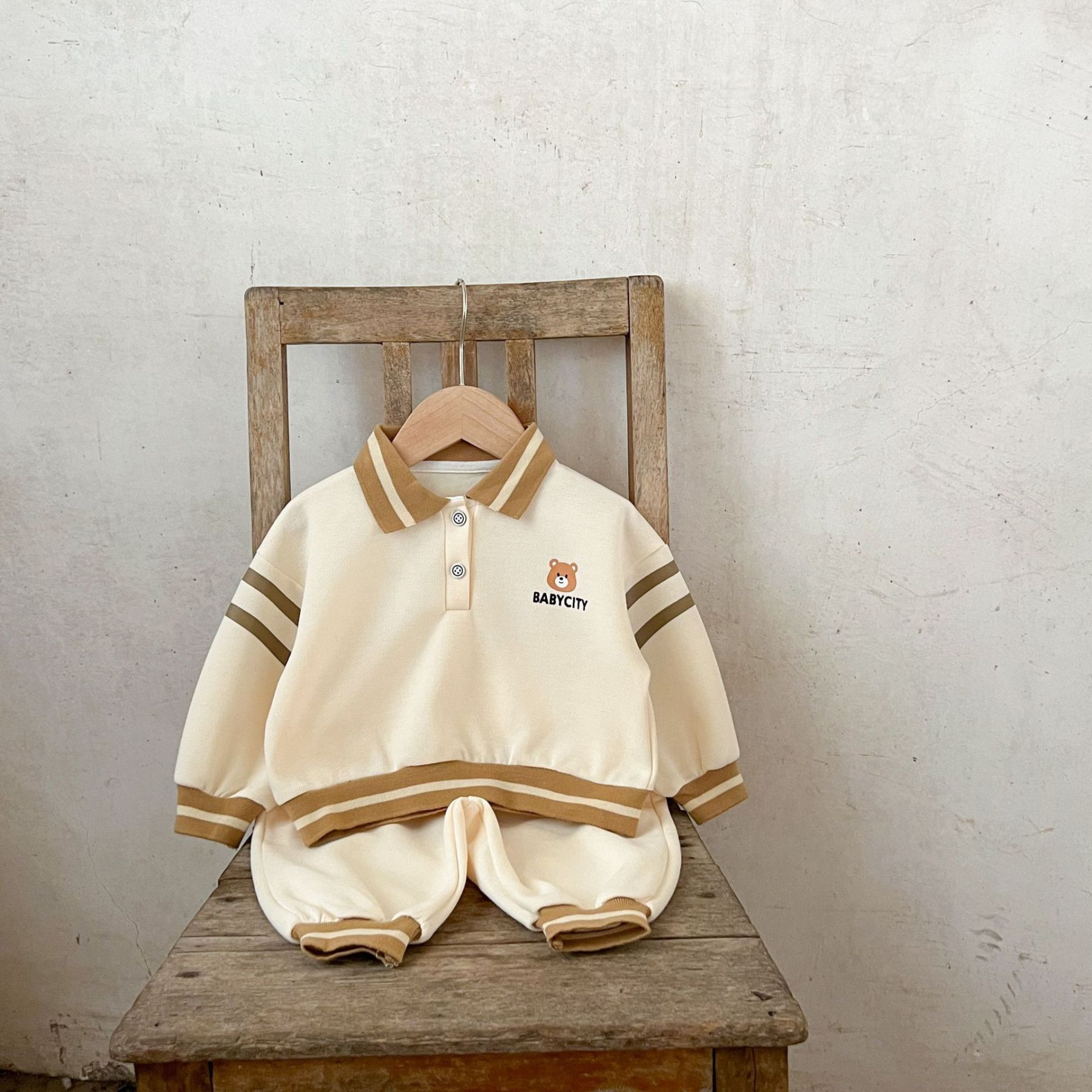 2pcs Baby Lapel Top and Loose Trousers Set